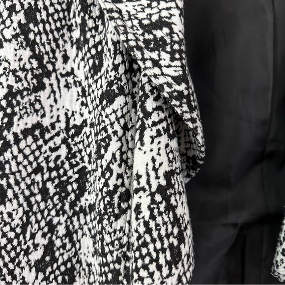 Calvin Klein | Black and White Snake Print Ruffle Front 3/4 Sleeve Blazer 6 - Picture 4 of 7